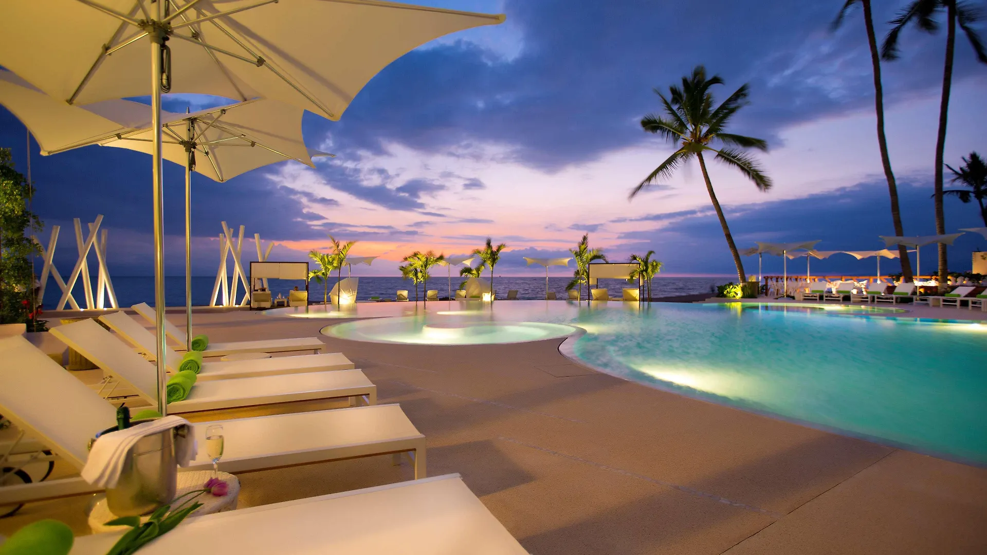 The Hacienda At Krystal Grand Puerto Vallarta (Adults Only) 5*,